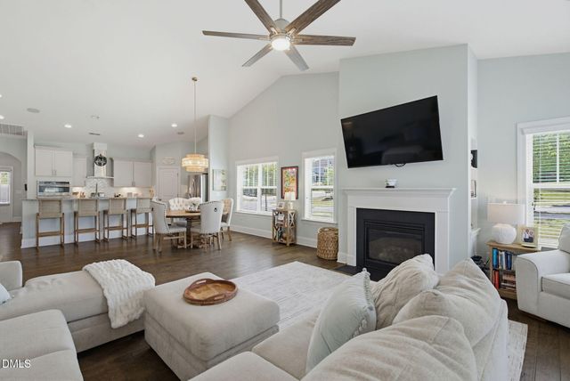 1813 Knights Crest Way, Wake Forest, NC 27587