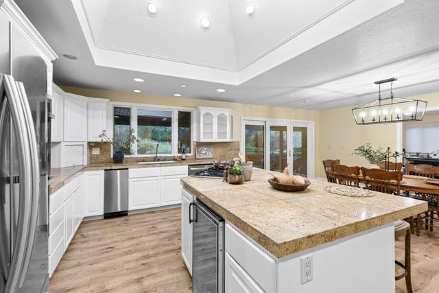 6915 Redwood Retreat Road, Gilroy, CA 95020