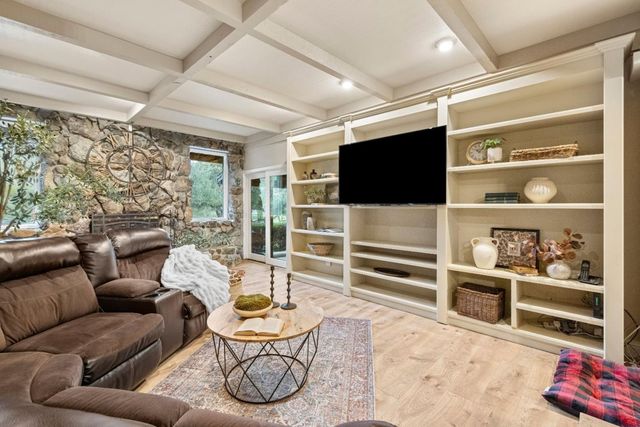 6915 Redwood Retreat Road, Gilroy, CA 95020