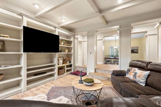 6915 Redwood Retreat Road, Gilroy, CA 95020