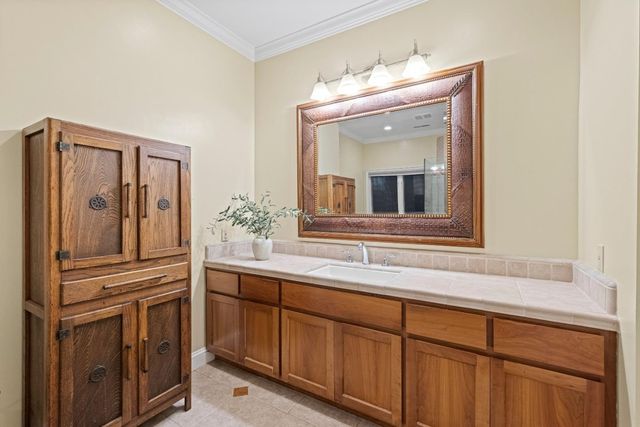 6915 Redwood Retreat Road, Gilroy, CA 95020