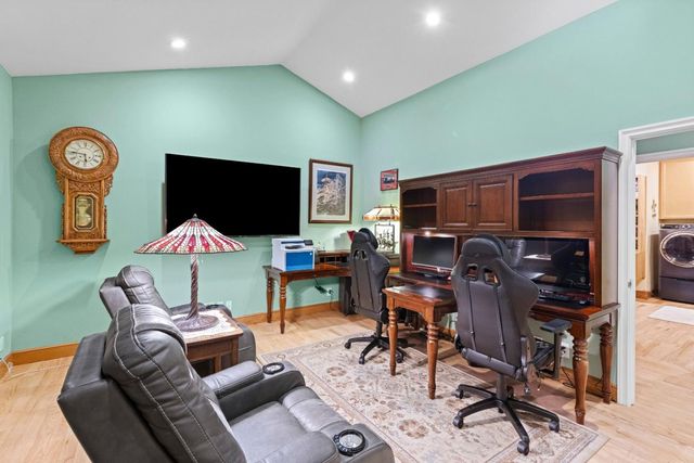 6915 Redwood Retreat Road, Gilroy, CA 95020