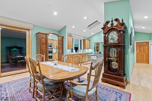 6915 Redwood Retreat Road, Gilroy, CA 95020