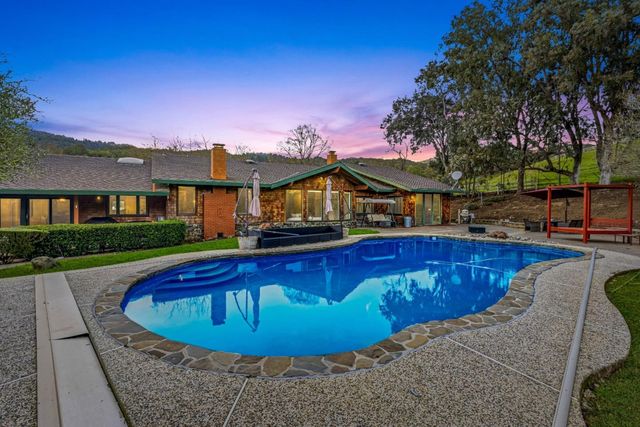 6915 Redwood Retreat Road, Gilroy, CA 95020
