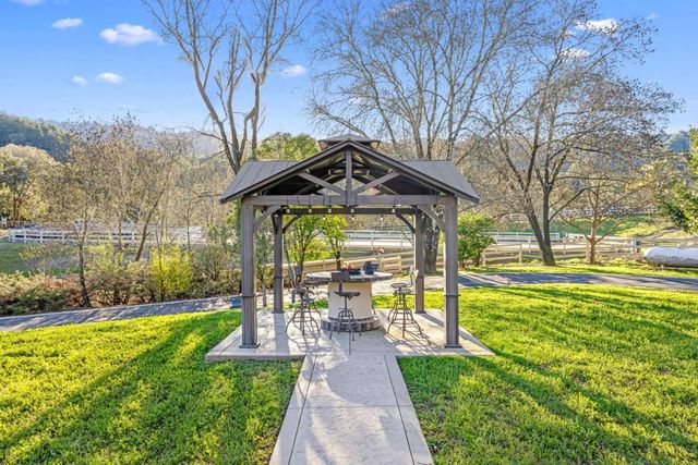 6915 Redwood Retreat Road, Gilroy, CA 95020