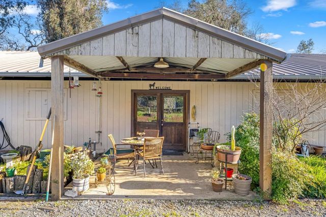6915 Redwood Retreat Road, Gilroy, CA 95020