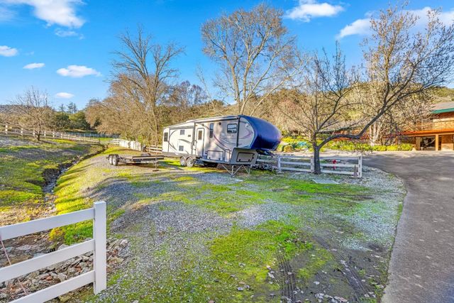 6915 Redwood Retreat Road, Gilroy, CA 95020