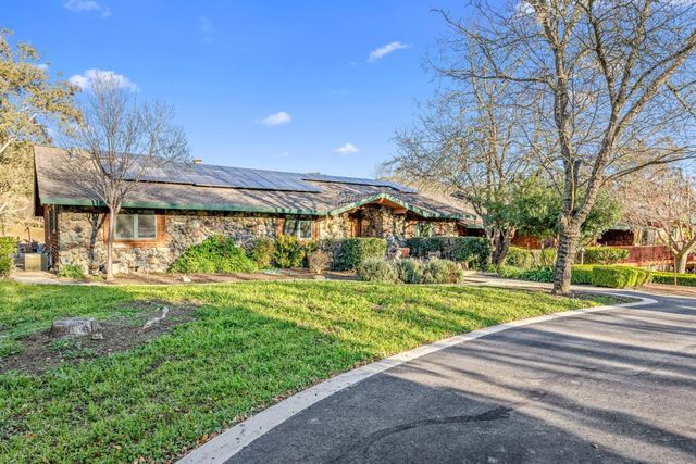 6915 Redwood Retreat Road, Gilroy, CA 95020