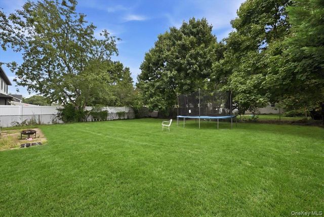 1095 Huckleberry Road, Bellmore, NY 11710