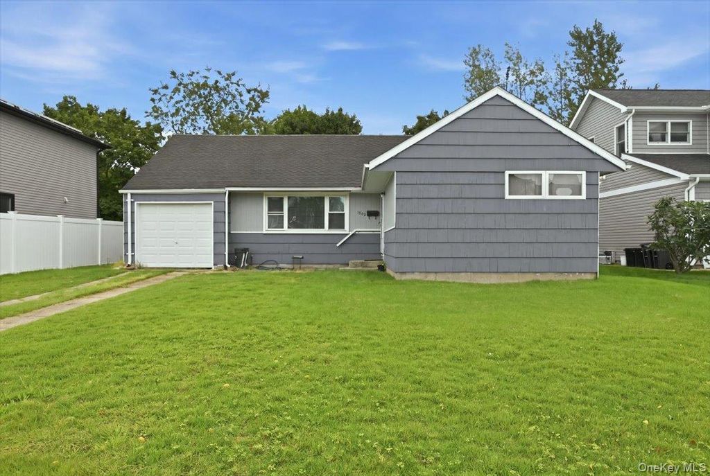 1095 Huckleberry Road, Bellmore, NY 11710 — photo 2