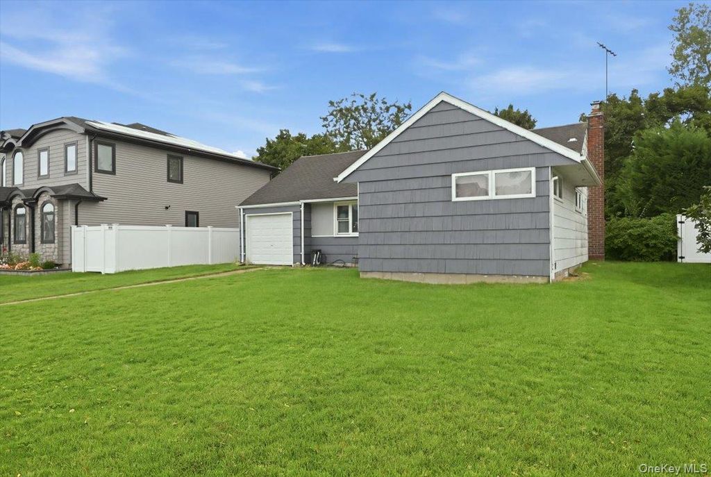 1095 Huckleberry Road, Bellmore, NY 11710 — photo 3