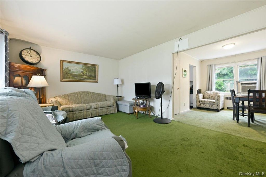 1095 Huckleberry Road, Bellmore, NY 11710 — photo 4