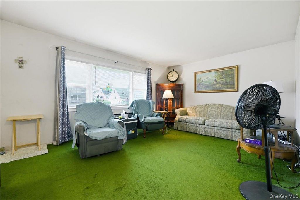1095 Huckleberry Road, Bellmore, NY 11710 — photo 5