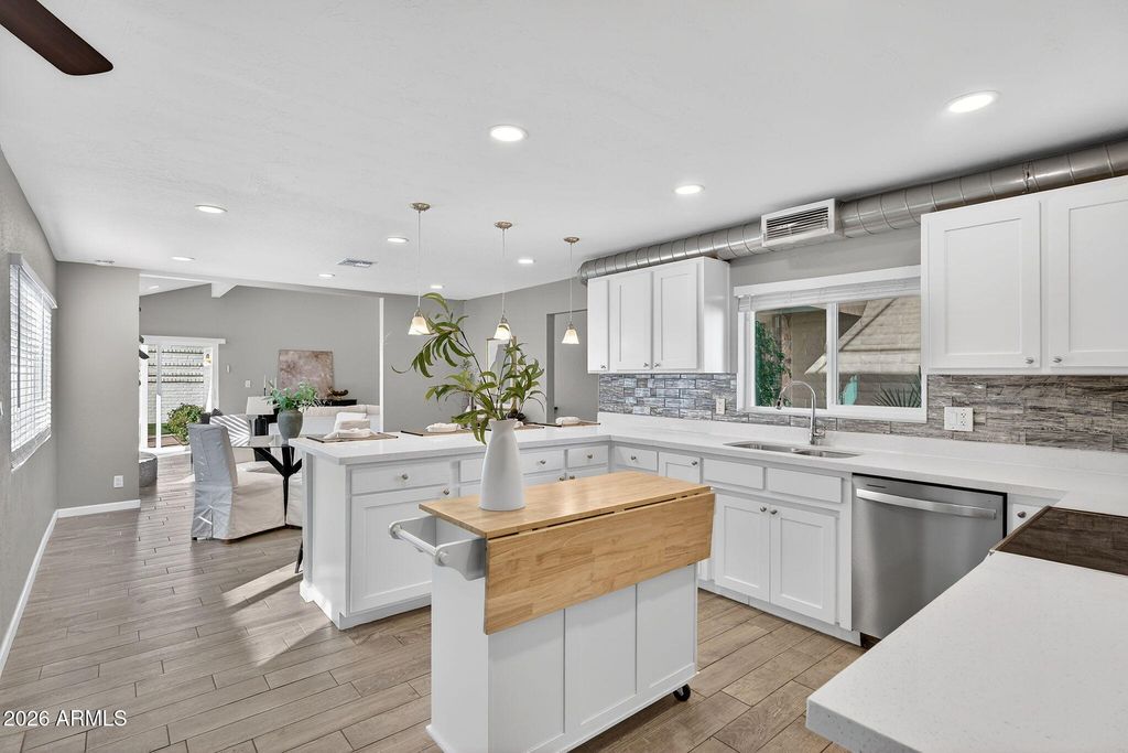 4 E SAN MIGUEL Avenue, Phoenix, AZ 85012