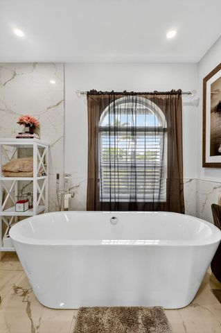 1880 GRANTHAM Court, Wellington, FL 33414