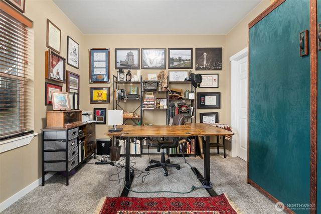 17 E Sellegren Road, Allyn, WA 98524