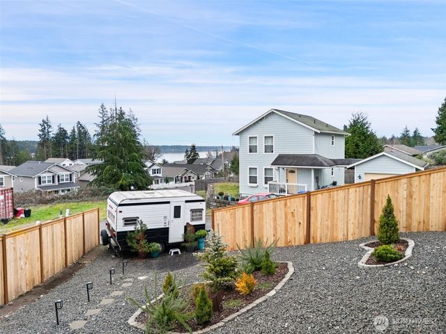 17 E Sellegren Road, Allyn, WA 98524