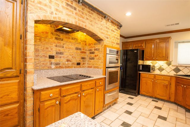 2410 Radcliffe Drive, Rowlett, TX 75088