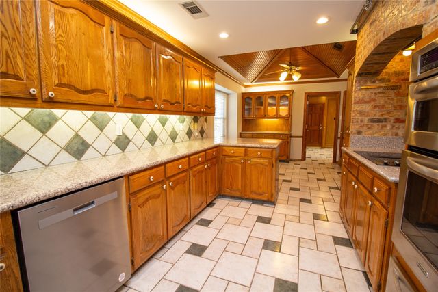 2410 Radcliffe Drive, Rowlett, TX 75088