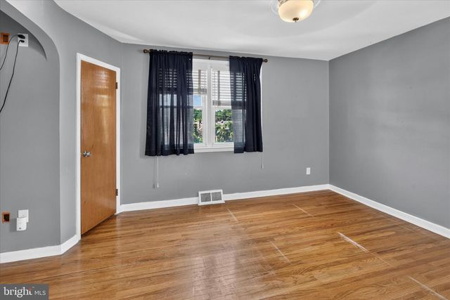 205 NAPFLE AVE, Philadelphia, PA 19111
