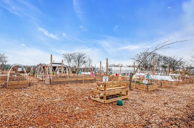 810 Bellevue Rd Apt 242, Nashville, TN 37221