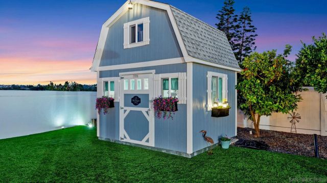 51 Trinity St, Oceanside, CA 92057