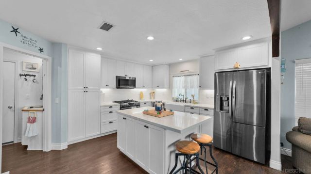 51 Trinity St, Oceanside, CA 92057