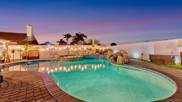 51 Trinity St, Oceanside, CA 92057