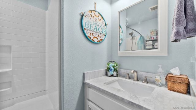 51 Trinity St, Oceanside, CA 92057