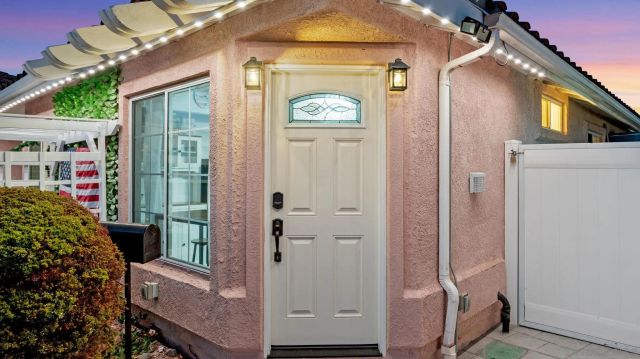 51 Trinity St, Oceanside, CA 92057