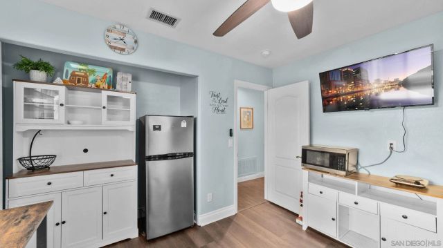 51 Trinity St, Oceanside, CA 92057