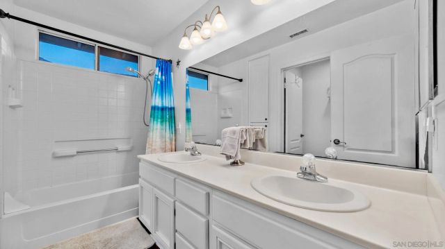 51 Trinity St, Oceanside, CA 92057