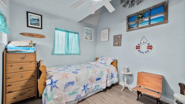 51 Trinity St, Oceanside, CA 92057