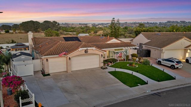 51 Trinity St, Oceanside, CA 92057
