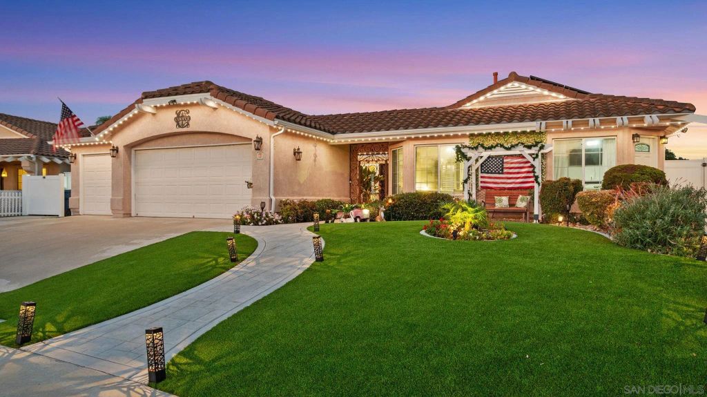 51 Trinity St, Oceanside, CA 92057