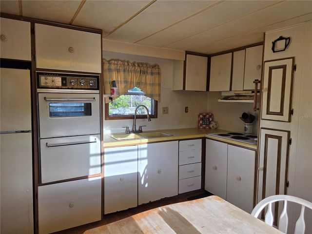 17420 SE 36TH LANE, Ocklawaha, FL 32179