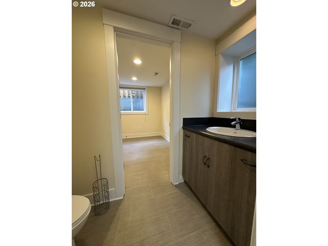 2823 N KILLINGSWORTH St, Portland, OR 97217