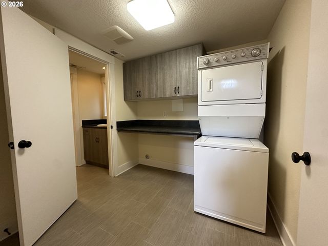 2823 N KILLINGSWORTH St, Portland, OR 97217