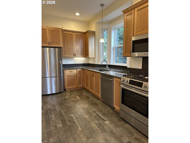 2823 N KILLINGSWORTH St, Portland, OR 97217