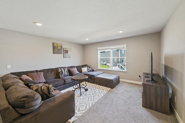 8622 Platinum Cove, Woodbury, MN 55129