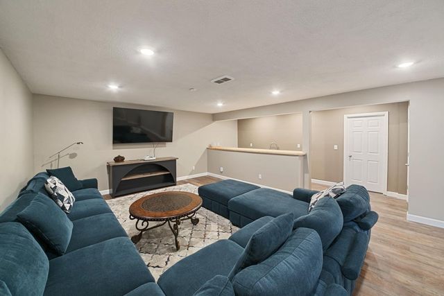 8622 Platinum Cove, Woodbury, MN 55129