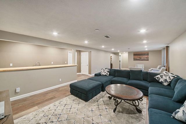 8622 Platinum Cove, Woodbury, MN 55129