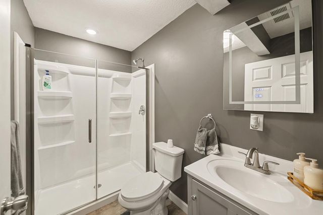 8622 Platinum Cove, Woodbury, MN 55129