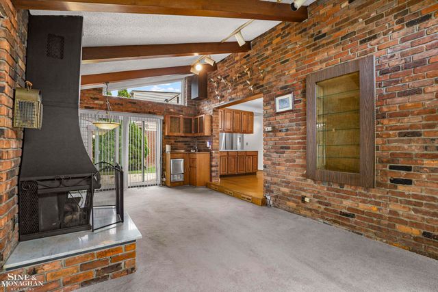 20631 Wedgewood Drive, Grosse Pointe Woods, MI 48236
