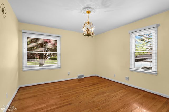 20631 Wedgewood Drive, Grosse Pointe Woods, MI 48236