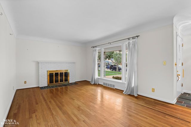 20631 Wedgewood Drive, Grosse Pointe Woods, MI 48236