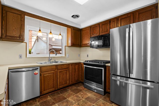 20631 Wedgewood Drive, Grosse Pointe Woods, MI 48236