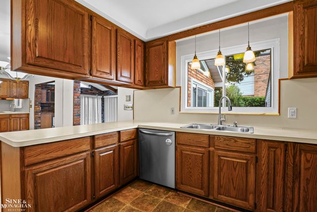 20631 Wedgewood Drive, Grosse Pointe Woods, MI 48236
