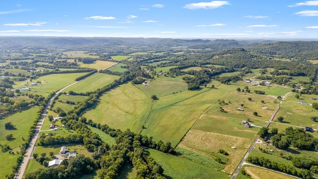 2811 Bert Watt Rd, Petersburg, TN 37144