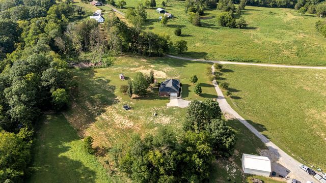 2811 Bert Watt Rd, Petersburg, TN 37144